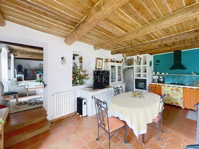 Authentique Maison de Hameau avec Terrasses et Cheminée – Se. 127m² Fox Amphoux