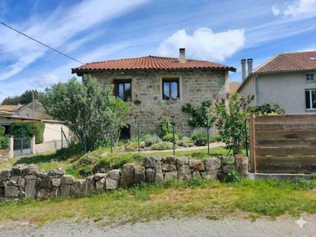 Authentique maison en pierre avec bolet et four à
