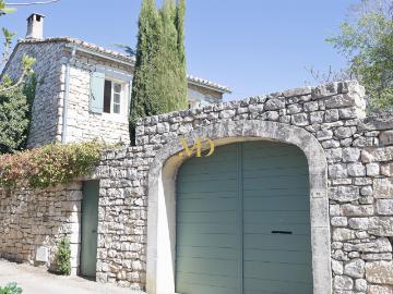 Authentique maison provençale rénovée Jardin intimiste & p. 180m² Murs
