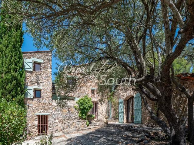 Authentique Mas Avec Gite En Pleine Nature Sur 1.9 Hectares. 240m² Perpignan