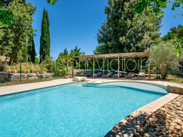 Authentique mas avec piscine près de l'Isle sur la Sorgue