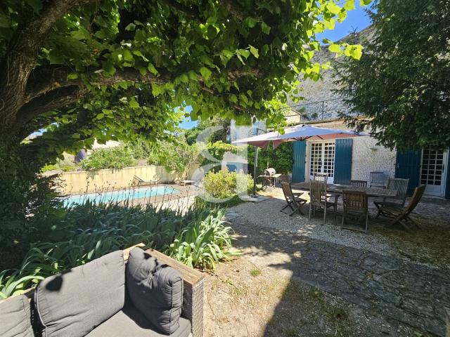 Authentique Mas de village du XXème siècle à Mormoiron 205m² Mormoiron