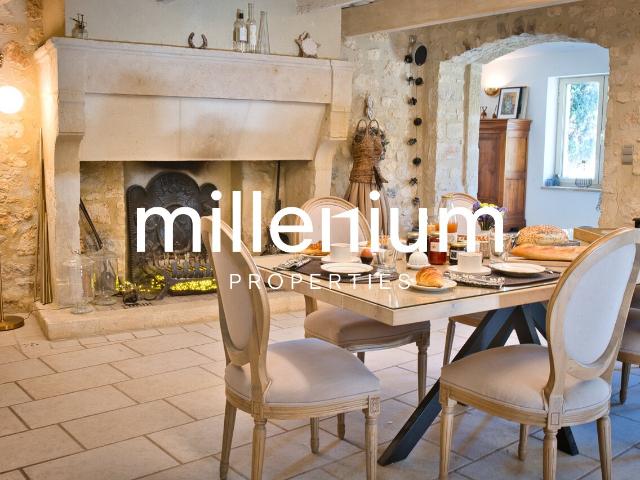 Authentique mas provençal revisité avec élégance près d'Uzès