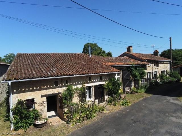 Authentique Propriété de Caractère Sur Plus de 2 Hectares de 302m² Champagne Mouton