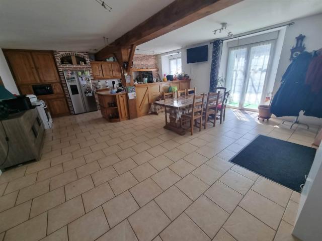 Authentique propriété familiale avec dépendances 218m² Gillancourt