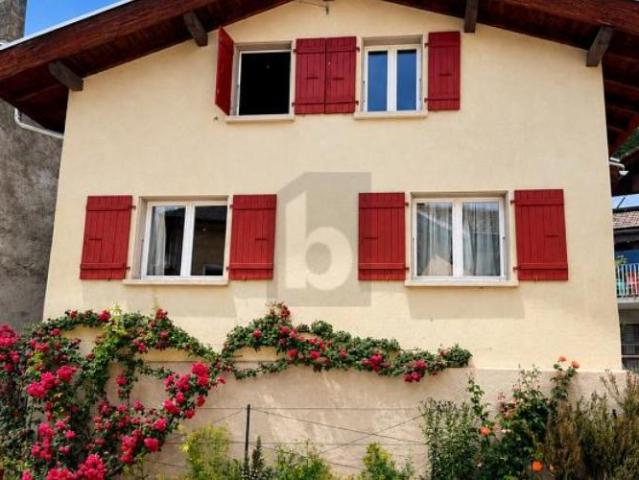 AUTHENTIQUE, SPACIEUSE ET FAMILIALE