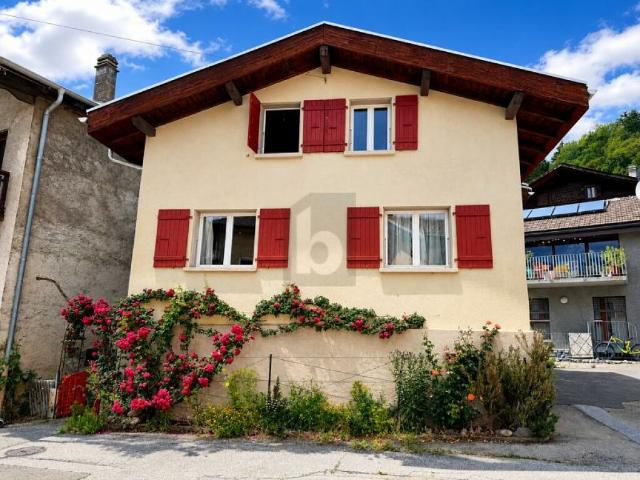 AUTHENTIQUE, SPACIEUSE ET FAMILIALE