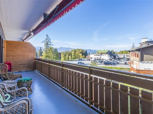 AUTHENTISCHE WOHNUNG IM ZENTRUM VON CRANS