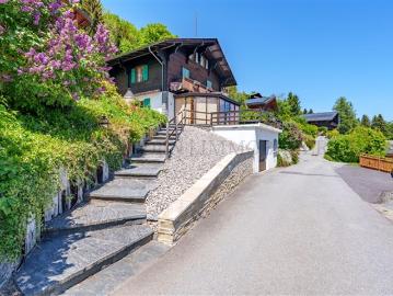 Authentisches Chalet, Panoramablick auf die Berge