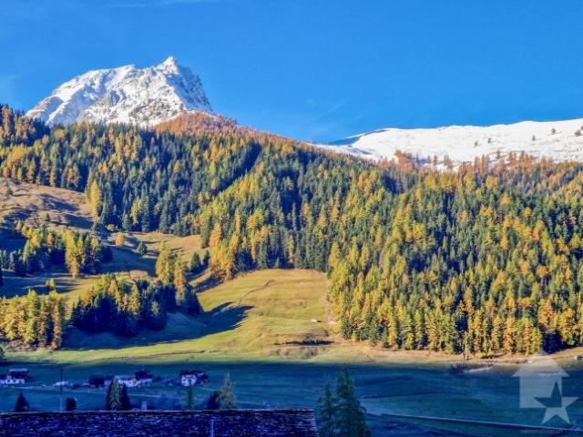Authentisches Dorfhaus aus dem 18. Jahrhundert mit Aussenbereichen