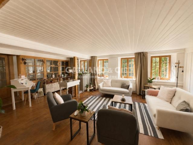 Authentisches Haus mit 2 Wohnungen