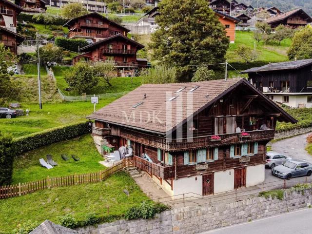 Authentisches Zwei Apartment Chalet in Troistorrents