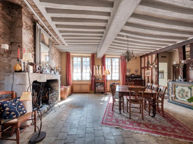 AUTHON DU PERCHE Demeure de caractère XV? & XVI? siècles 400 m2 Double habitation au cœur du Perche