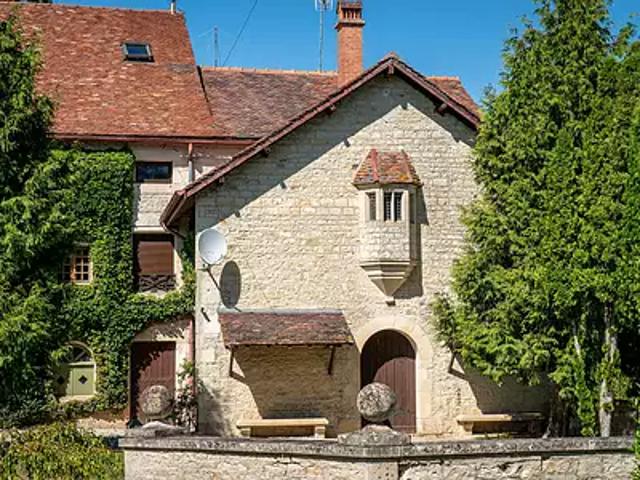 Autreville sur la Renne 52120 Achat / Vente maison 25 pièces t25 terrasse cave