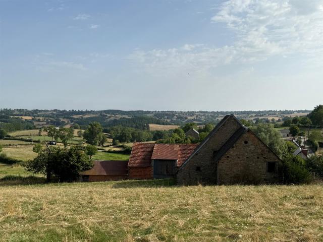 Auv 1190: 330m2 de surface bâtie, magnifique vue, 6990m2 de. 100m² Saint Hilaire