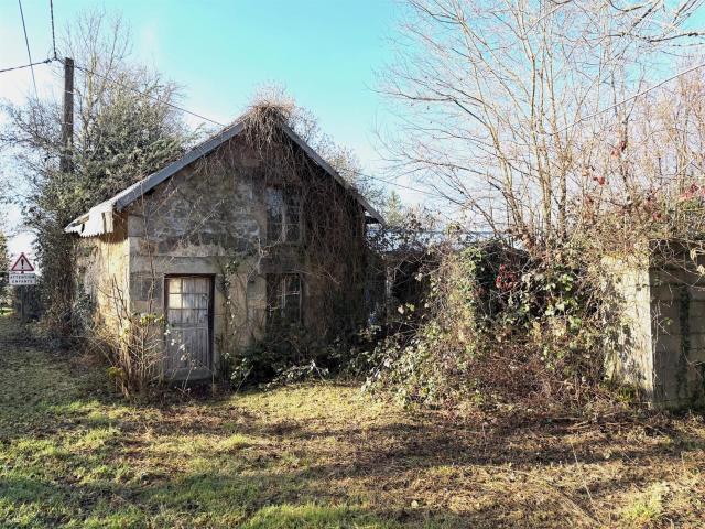 Auv 1209: Charmante maisonnette, véranda, 2ème maison, ruin. 60m² Saint Julien la Geneste
