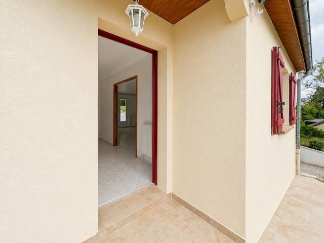 Aux portes du Mans, pavillon sur sous sol de 100 m² avec 3 chambres sur terrain de 2 226 m²