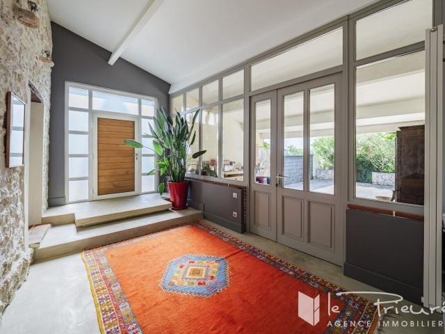 Aux portes d'Albi, une propriété de caractère rénovée avec r. 239m² Puygouzon