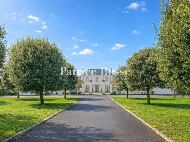 Aux portes de Nantes, dans un parc paysager de plus d'un hec. 500m² Nantes