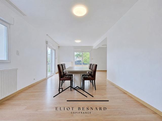 Aux portes de Caen, proche de Mondeville, belle maison familiale 200 m2, 6 chambres avec vie de plain pied, au calme écoles et commerces à proximité