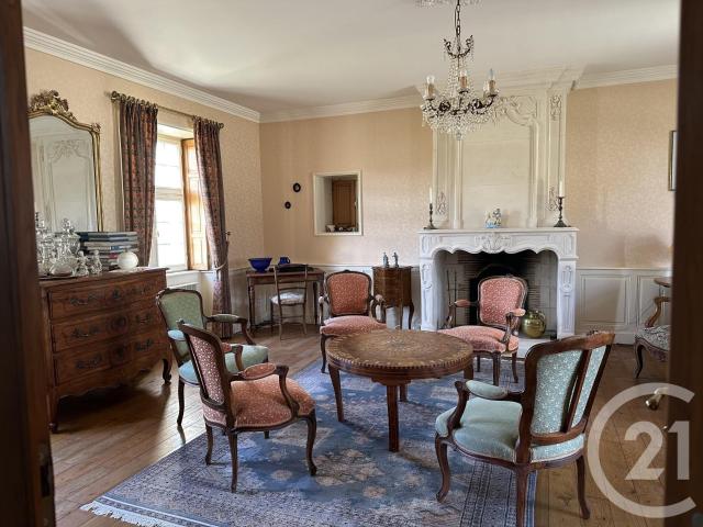Aux portes de FALAISE, en Normandie, découvrez ce prieuré en. 230m² Saint Pierre du Bû