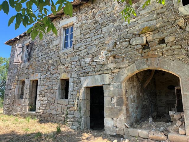 Aux portes de Figeac, un bien rare à rénover au coeur d'un environnement d'exception