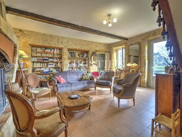 Aux portes de Saint Émilion — Domaine agricole 19 ha, maison. 269m² Les Salles de Castillon