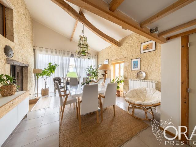 Aux Portes De Saint Jean D'angély, Des Commodités Et De L'a1. 214m² Courcelles