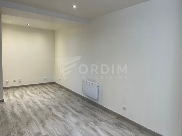 auxerre, proche quai appartement f2 en rdc