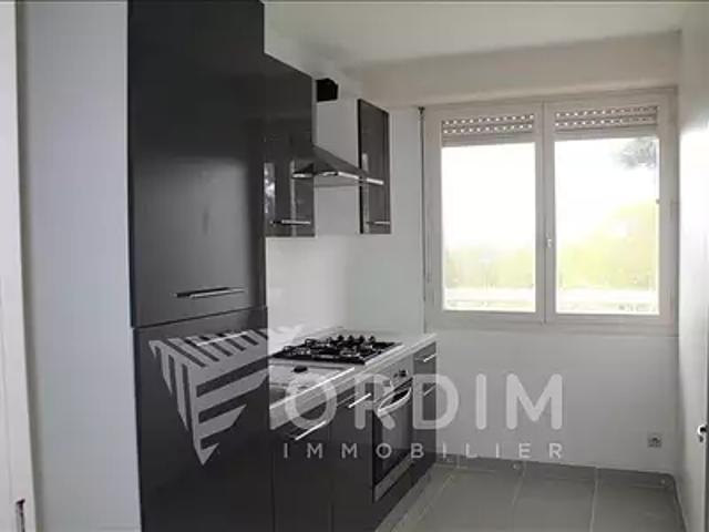 Auxerre 89000 Location appartement 1 pièce t1 cave parking