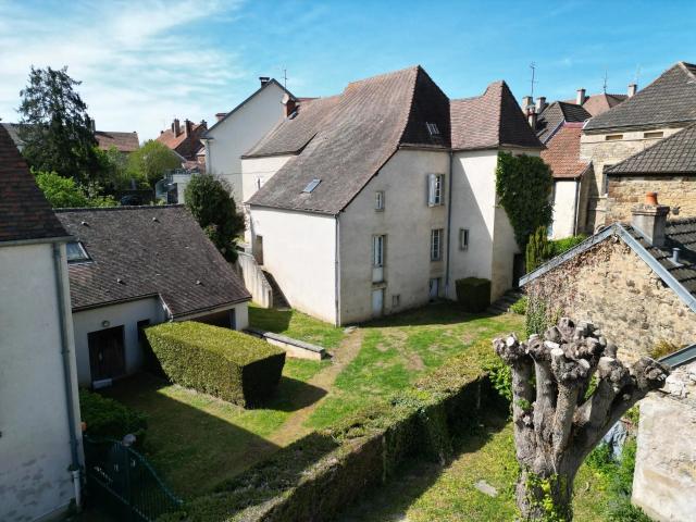 Auxois: Maison de caractère 240 m² avec 6 chambres 240m² Vitteaux