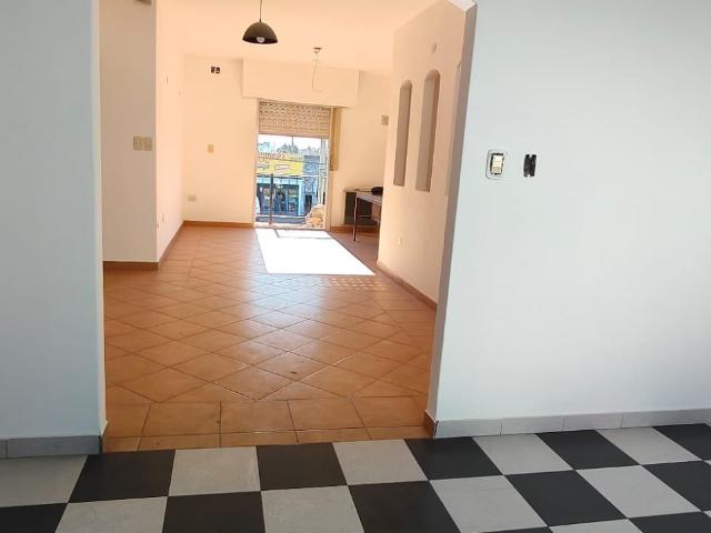 Av. 520 E/152 y 152 BIS Casa de 3 dormitorios en alquiler