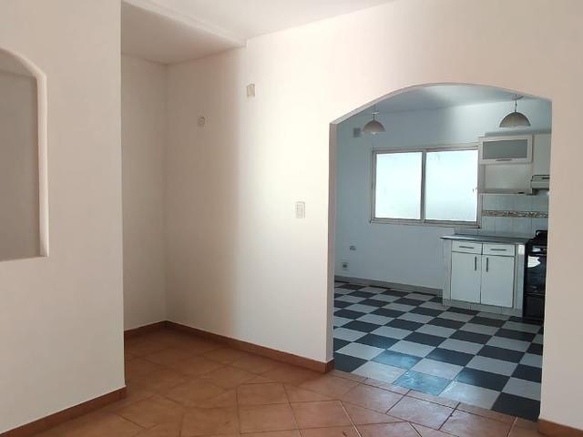 Av. 520 E/152 y 152 BIS Casa de 3 dormitorios en P.A