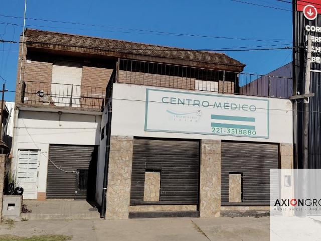 Av. 520 E/152 y 152 BIS Local comercial de 140 m2 y casa de 3 dormitorios