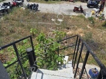 Avşa Adası Merkezde Müstakil 2 Katlı Daire Ve Arsası Postaneyle Bitişik Denize 150 Metre Bahçeli