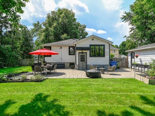 Av. Circle, H9R 1X1, Pointe Claire