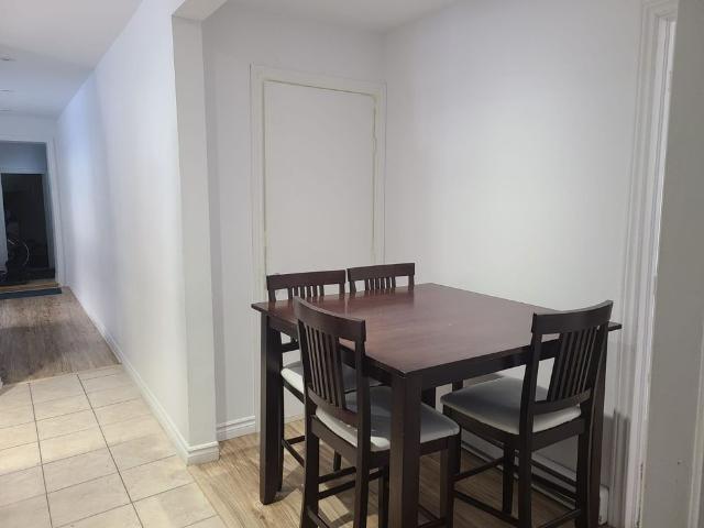 Av. d'Athènes, J4Z 2W2, Brossard