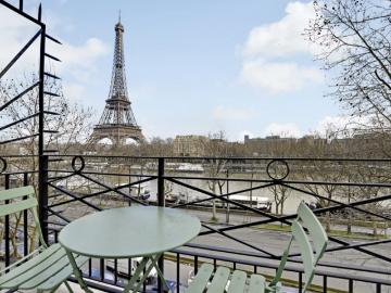 AV. DE NEW YORK LOCATION MEUBLÉE VUE TOUR EIFFEL