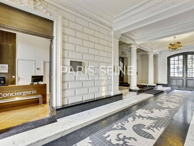AV FOCH* LUXUEUX 2 PIÈCES MEUBLÉ * IMMEUBLE AVEC CONCIERGERIE ET GARDIEN