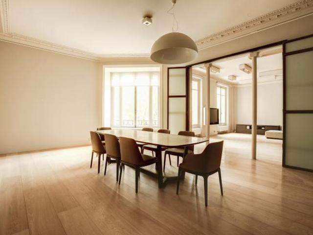 AV MONTAIGNE LOCATION MEUBLEE 3 CHAMBRES 75008