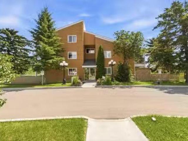 # Av Nw, Edmonton, AB, T5A 3G7 condo for sale Listing ID E4.