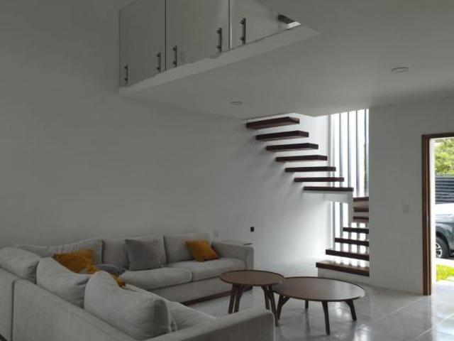 Av. O. Oriente No. 105. Privada Ladera de las Lomas, Tuxtla Gutiérrez, Chiapas