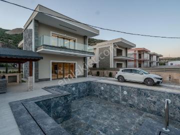 Avm sahıle Yakın özel Havuz/otopark ultra Lüx modern Mımarı 500 M2 Bahçe akıllı Ev tamamı Müstakil