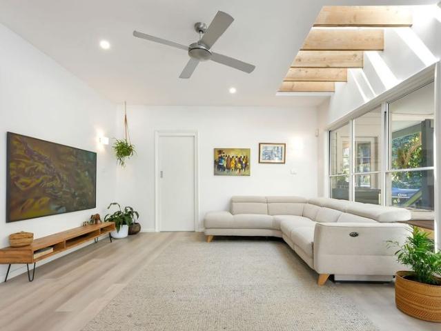 Avoca House + studio for Lease: 5BR, dual living, 50sqm Deck, $1,250/week