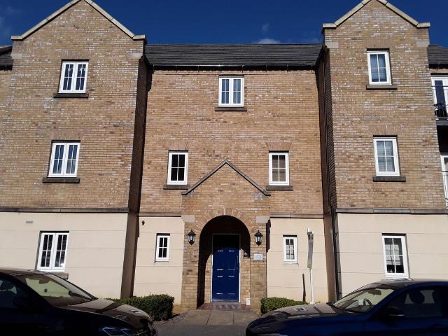 Avocet Close, Coton Park, Rugby, CV23 2 bed flat to rent £950 pcm £219 pw