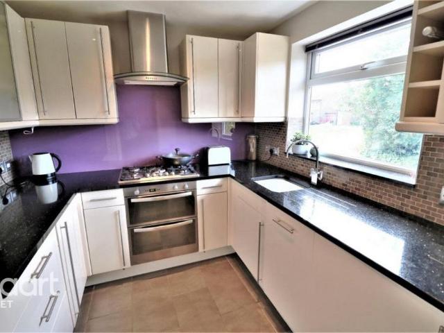 Avocet Crescent, Sandhurst 3 bed semi detached house to rent £1,895 pcm £437 pw