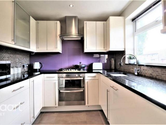 Avocet Crescent, Sandhurst 3 bed semi detached house to rent £1,895 pcm £437 pw