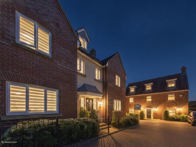 Avocet Road, Hemel Hempstead. 6 bed detached house to rent £3,700 pcm £854 pw
