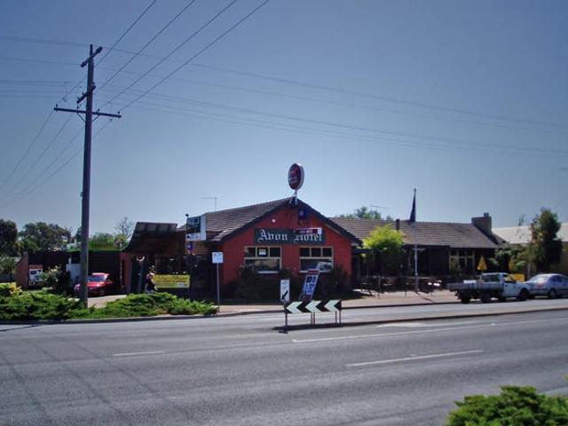 AVON HOTEL STRATFORD ICONIC FREEHOLD & BUSINESS OPPORTUNITY
