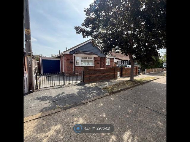 Avon Road, Canvey Island SS8, 3 bed bungalow to rent, £1,800 pcm | PrimeLocation